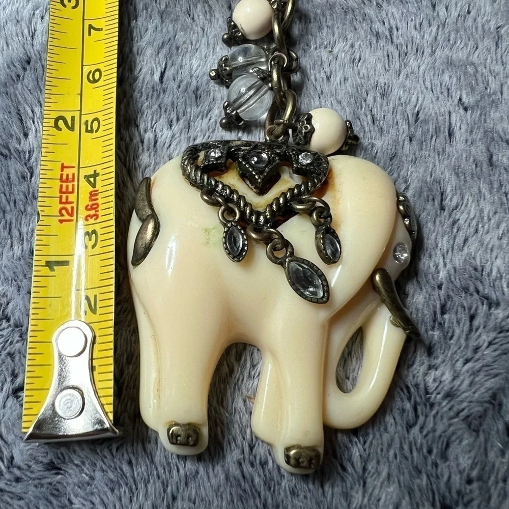Vintage Ivory Resin Elephant Pendant Necklace 36in